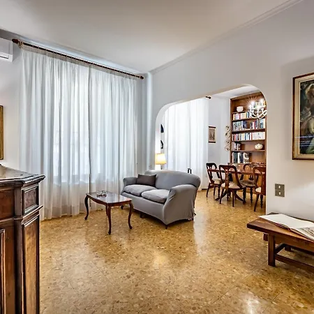 Yid Leopolda Apt Few Minutes From Central Station Florence Buitenkant foto