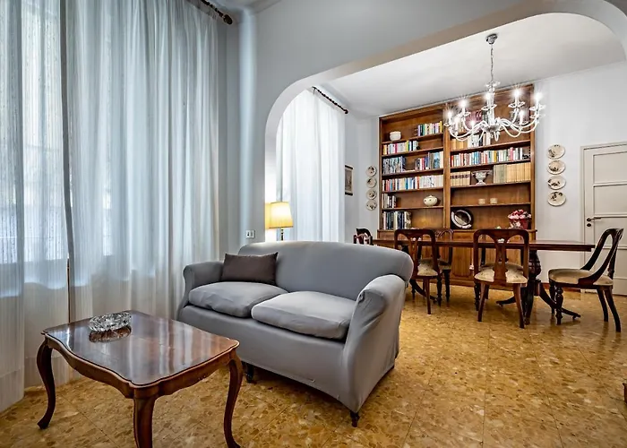 Yid Leopolda Apt Few Minutes From Central Station